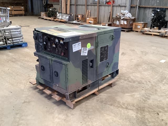 2001 Fermont MEP-802A 5kW Generator Set - alternate view