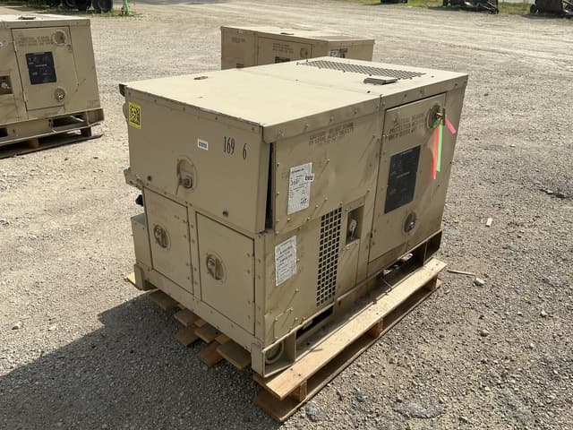 1995 Libby MEP-802A 5kW Generator Set - alternate view