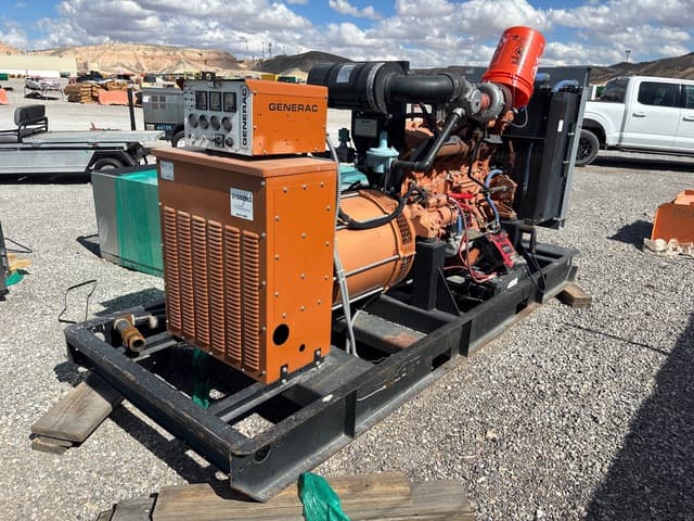 1993 Generac 93A03294-S 150 kW Skid-Mounted Generator Set - alternate view