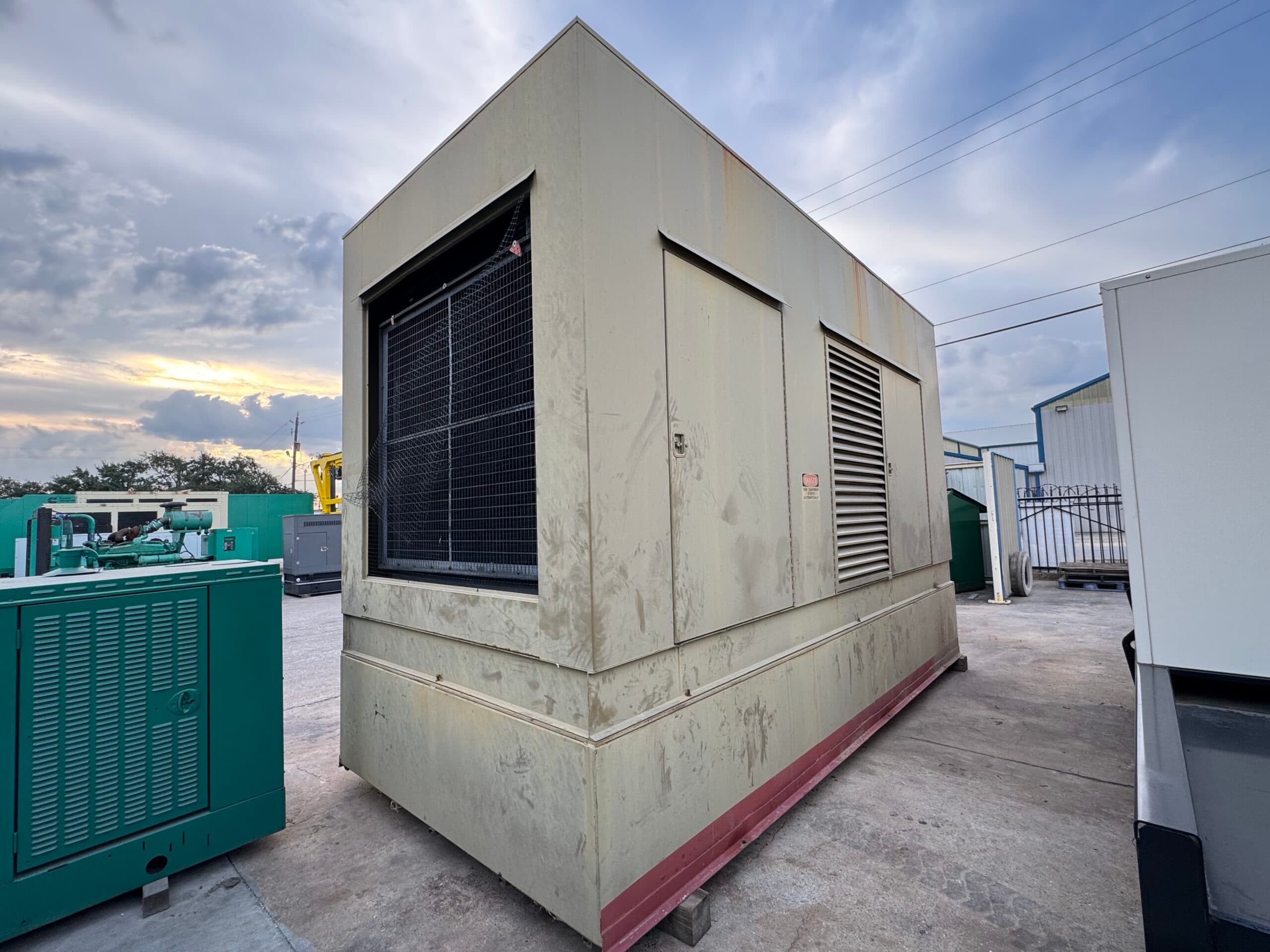 Low Hour Cummins QST30 750KW Diesel Generator Set - Depco Power Systems