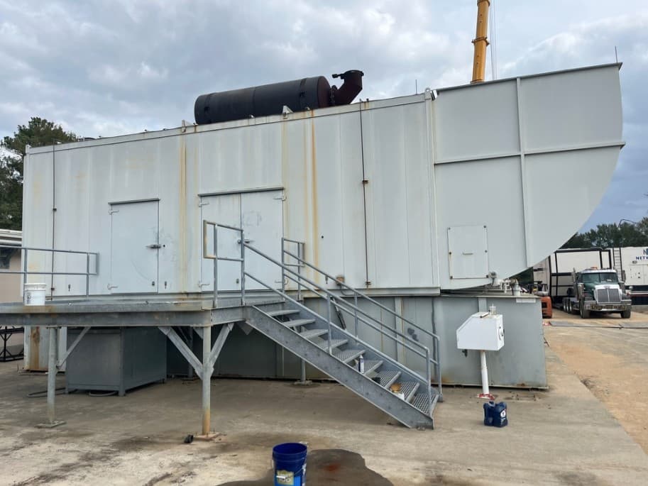 Low Hour Cummins QSK60-G6 2000KW Tier 2 Diesel Generator Set - Depco Power Systems - view 3