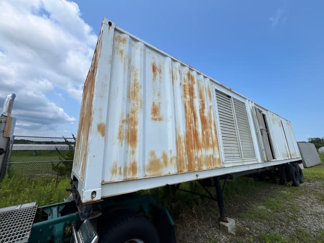 Cat SR4 545 kW Containerized Generator Set - alternate view