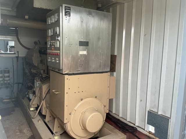 Cat 400 kW Containerized Diesel Generator Set - alternate view