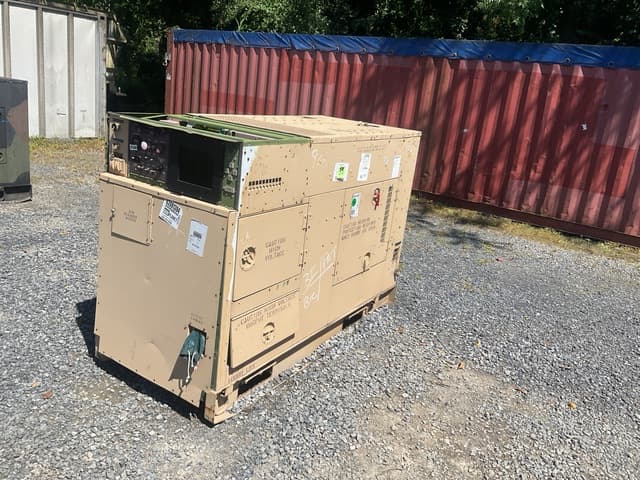 2006 L3 MEP-805B 30kW Generator Set - alternate view