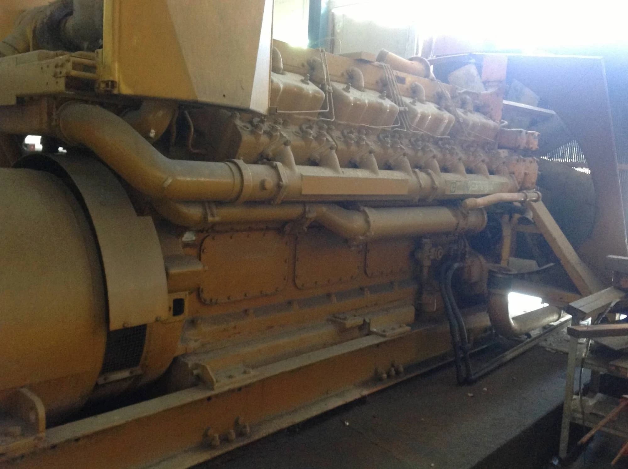 Caterpillar D399 - 750 Kw Diesel Generator