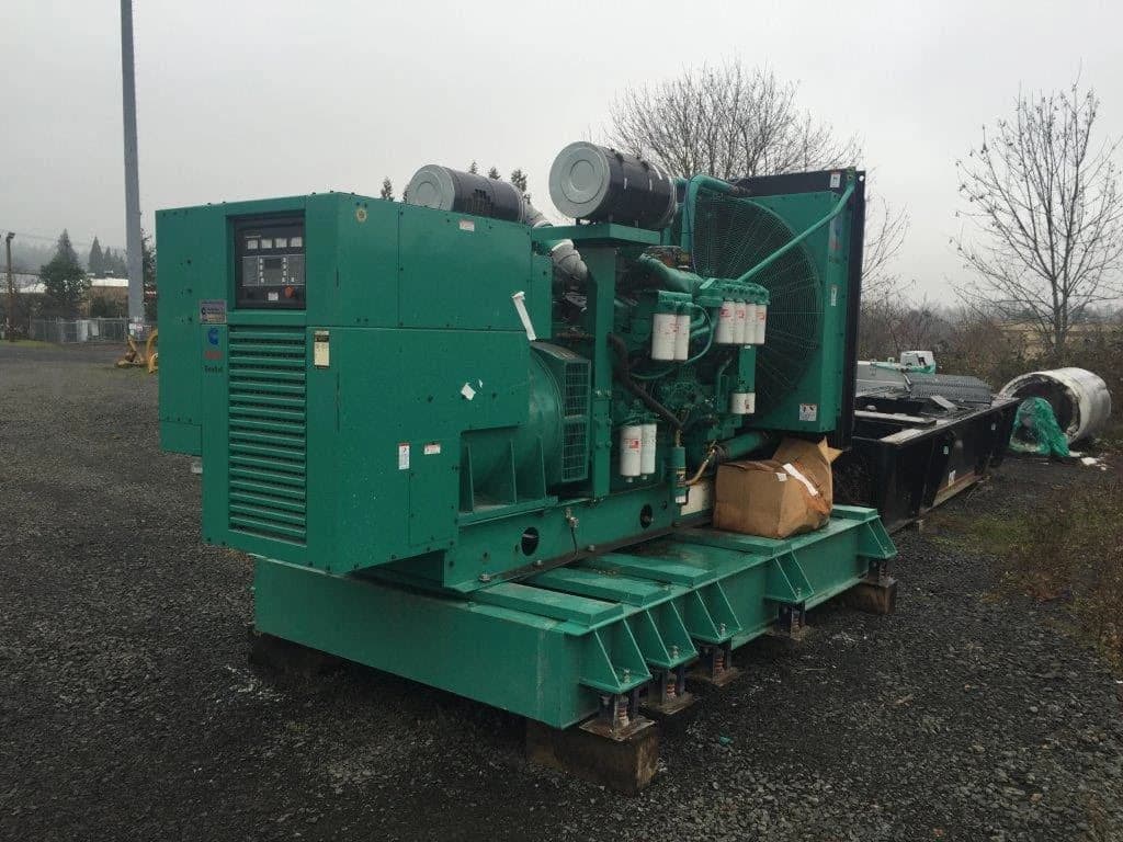 Cummins QST30 - 750 Kw Diesel Generator