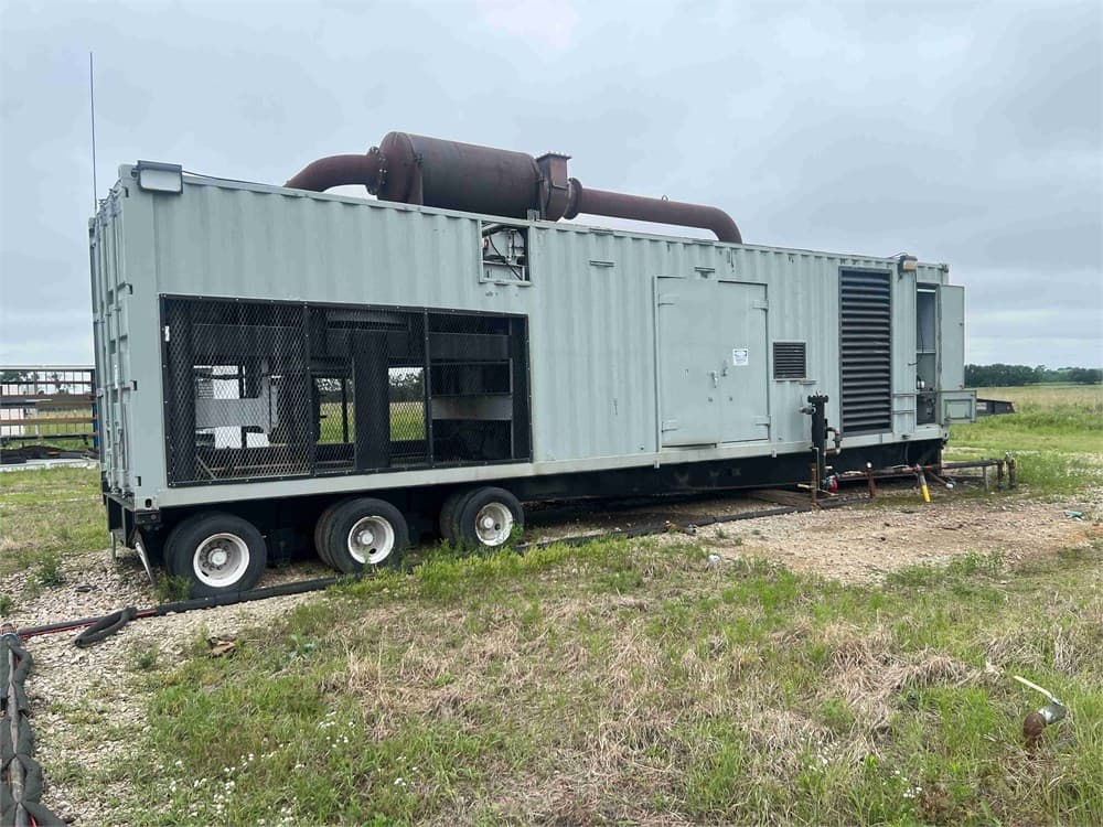 Waukesha L5904GSI - 1000KW Natural Gas Trailer Mounted Generator Set
