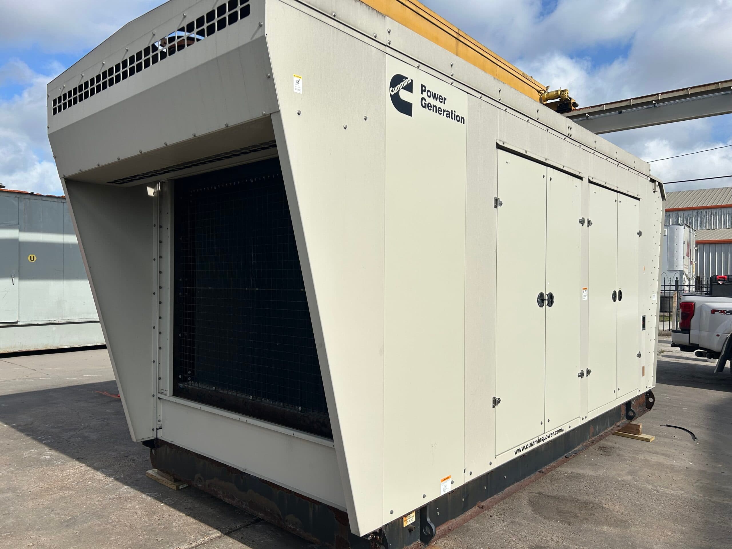 Low Hour Cummins QST30-G5 NR2 1000KW Tier 2 Diesel Generator Set - Depco Power Systems - view 3