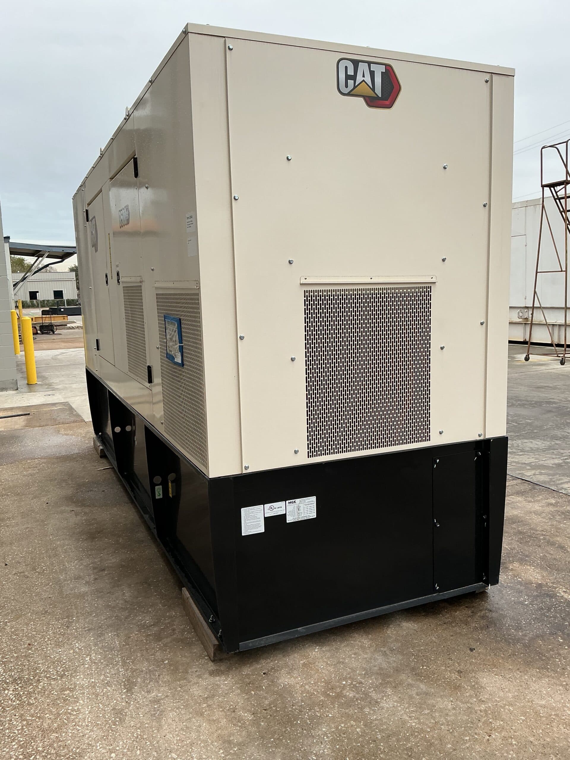 New Caterpillar C15 500KW Tier 2 Diesel Generator Set - Depco Power Systems - view 4